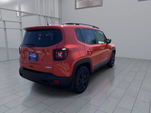 Used 2021 Jeep Renegade Latitude w/ Convenience Group FWD image 8