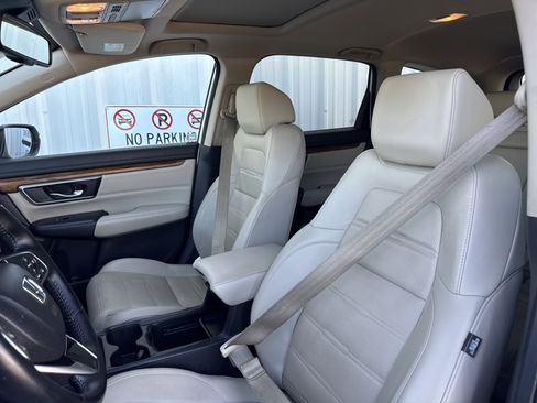 Used 2018 Honda CR-V Touring image 10