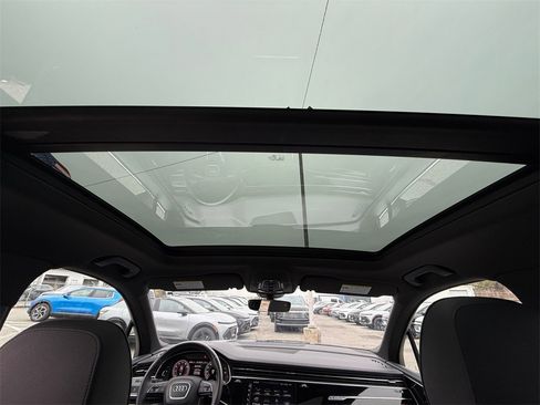 Used 2023 Audi Q7 2.0T Premium w/ Convenience Package image 23