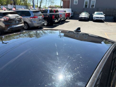 Used 2020 Nissan Versa SV FWD image 11