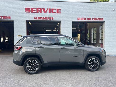 Used 2022 Jeep Compass Limited w/ Mopar Graphics Package image 8
