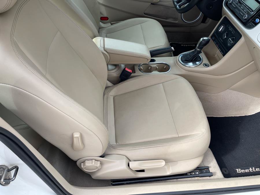 Used 2013 Volkswagen Beetle TDI FWD image 33