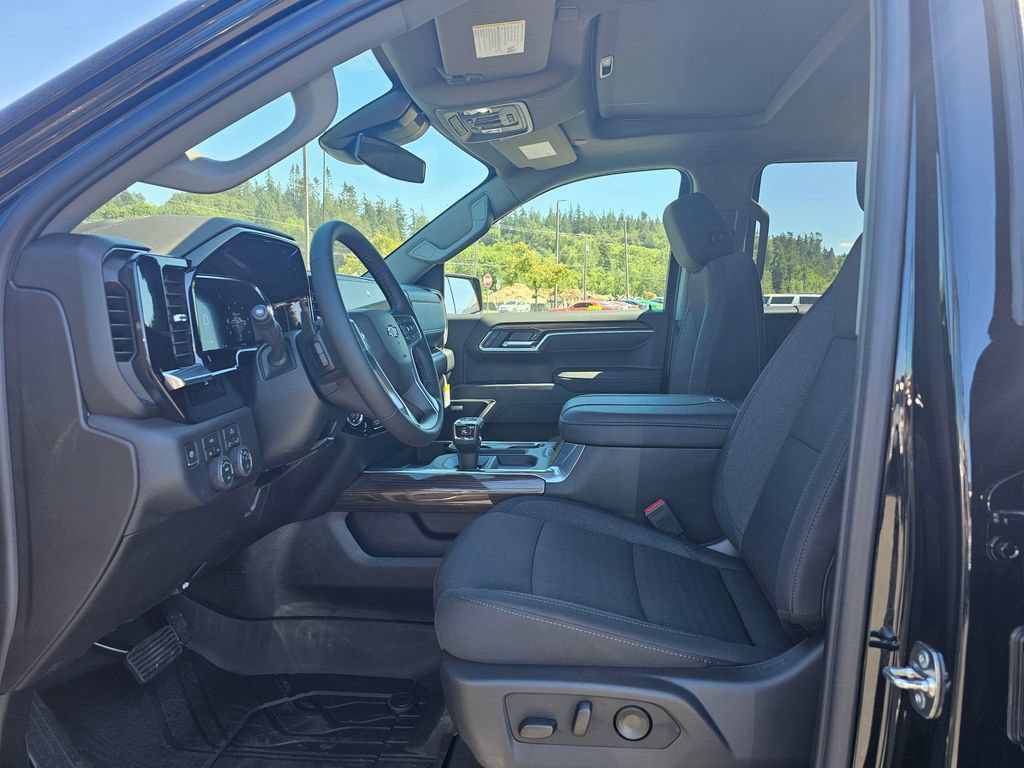 New 2026 Chevrolet Silverado 1500 RST w/ Redline Edition AWD/4WD image 22