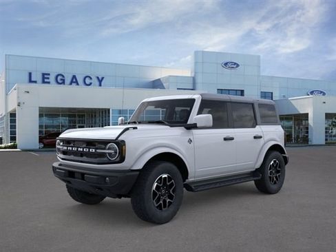 New 2026 Ford Bronco Outer Banks AWD/4WD image 1