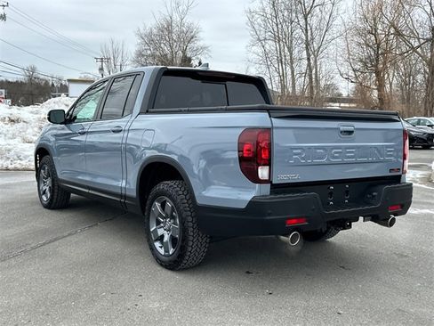 Used 2025 Honda Ridgeline TrailSport image 2