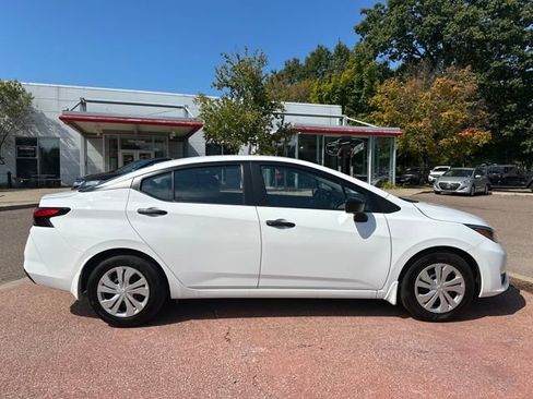 Used 2025 Nissan Versa S w/ Trunk Package image 6