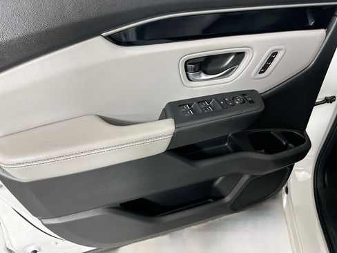 Used 2024 Honda Pilot EX-L image 16