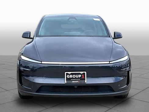 Used 2026 Tesla Model Y 2WD image 3