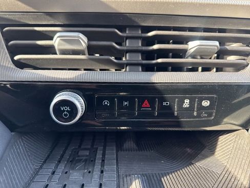 Used 2025 Ford Explorer ST-Line w/ Premium Package image 36