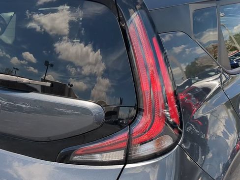Used 2023 Kia Soul EX FWD image 11