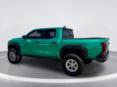 Used 2024 Toyota Tacoma TRD Off-Road w/ TRD Off Road Upgrade Package AWD/4WD image 4