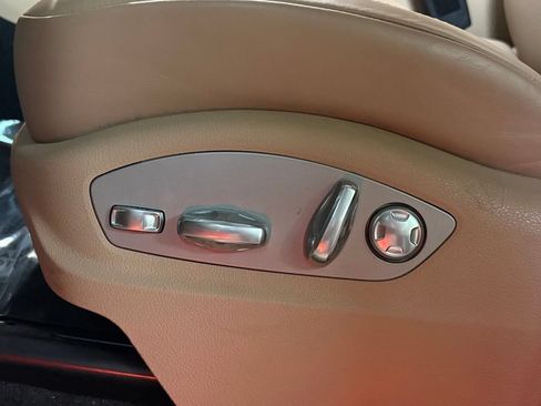 Used 2023 Porsche Macan AWD/4WD image 23