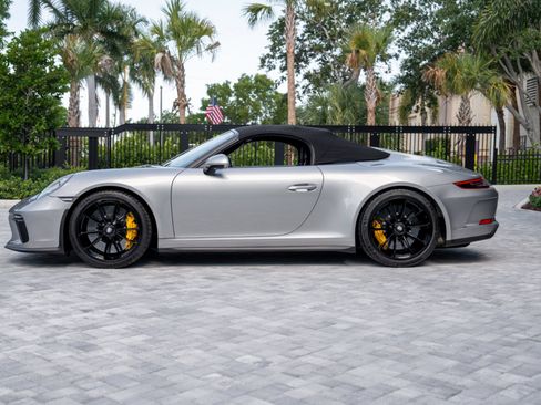 Used 2019 Porsche 911 Speedster RWD image 11