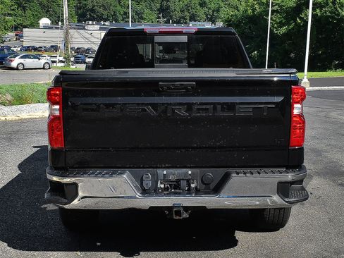Used 2023 Chevrolet Silverado 1500 LT w/ Leather Package AWD/4WD image 7