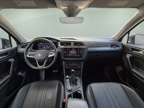 Used 2024 Volkswagen Tiguan SE AWD/4WD image 7