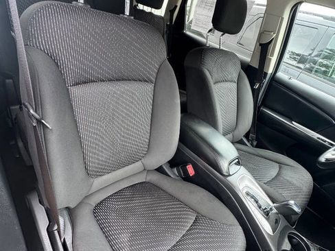 Used 2016 Dodge Journey SE w/ Flexible Seating Group image 19