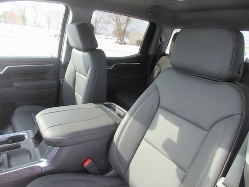 New 2026 GMC Sierra 1500 SLT w/ SLT Convenience Package image 14