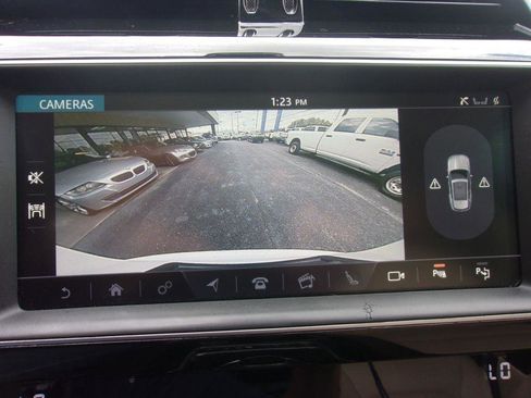 Used 2019 Jaguar F-PACE Prestige image 11