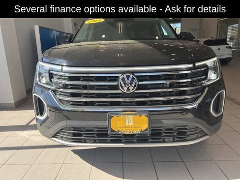 Used 2024 Volkswagen Atlas SE w/ Panoramic Sunroof Package AWD/4WD image 2