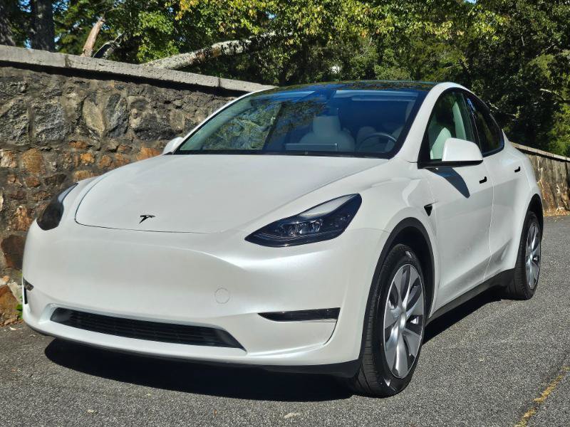Used 2023 Tesla Model Y AWD image 14
