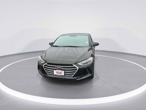 Used 2018 Hyundai Elantra SE image 3
