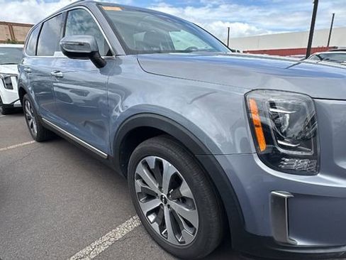 Used 2022 Kia Telluride S AWD/4WD image 3