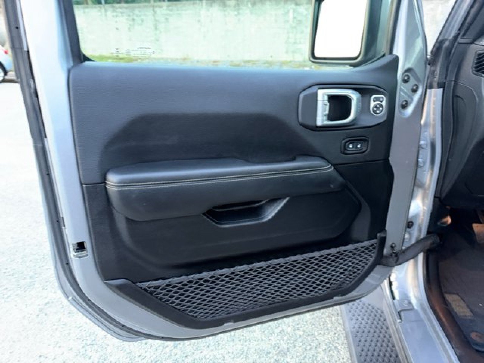 Used 2021 Jeep Wrangler Unlimited Sahara AWD/4WD image 18