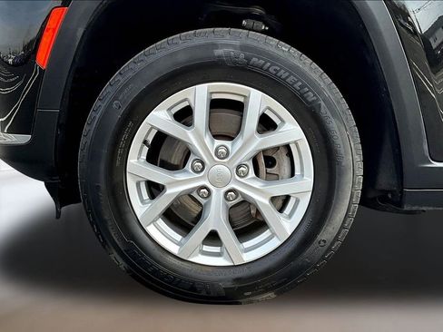 Used 2023 Jeep Grand Cherokee L Limited AWD/4WD image 34
