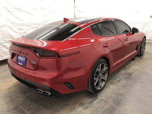 Used 2018 Kia Stinger GT2 image 3