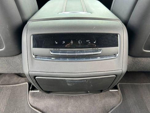 Used 2023 Cadillac Escalade ESV Premium Luxury AWD/4WD image 41