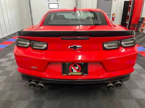 Used 2022 Chevrolet Camaro SS RWD image 4