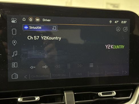 Used 2025 Chevrolet Equinox LT AWD/4WD image 14