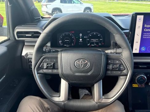 Used 2024 Toyota Tacoma TRD Off-Road w/ TRD Off Road Upgrade Package AWD/4WD image 33