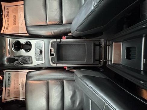 Used 2020 Jeep Grand Cherokee Limited image 23