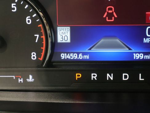 Used 2022 Ford Explorer Limited w/ Equipment Group 301A AWD/4WD image 38