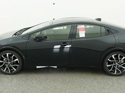New 2026 Toyota Prius Plug-In Hybrid FWD image 3
