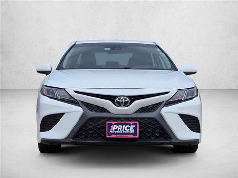 Used 2019 Toyota Camry SE FWD image 2