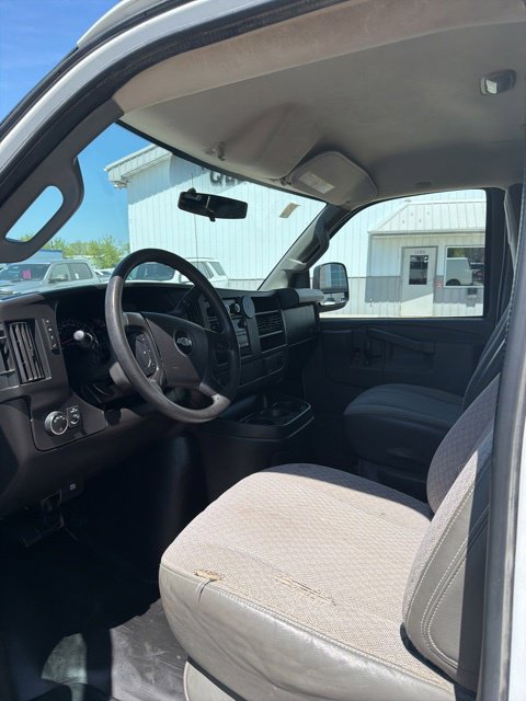 Used 2016 Chevrolet Express 2500 Extended RWD image 15