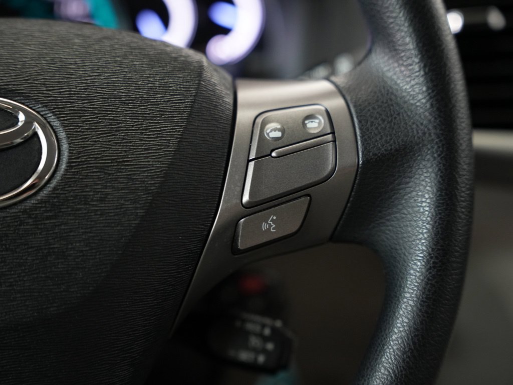 Used 2012 Toyota Venza LE FWD image 13