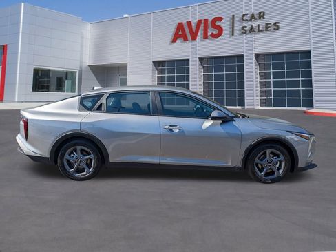 Used 2025 Kia K4 LXS image 5