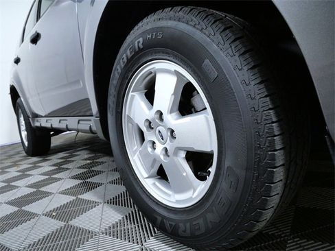 Used 2011 Ford Escape XLT w/ 202A Rapid Spec Order Code image 2