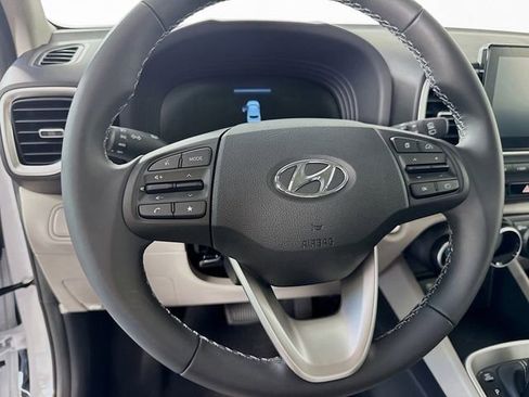 New 2025 Hyundai Venue SEL FWD image 13