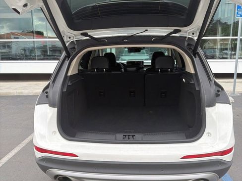 Used 2023 Lincoln Corsair Standard w/ Equipment Group 101A image 12