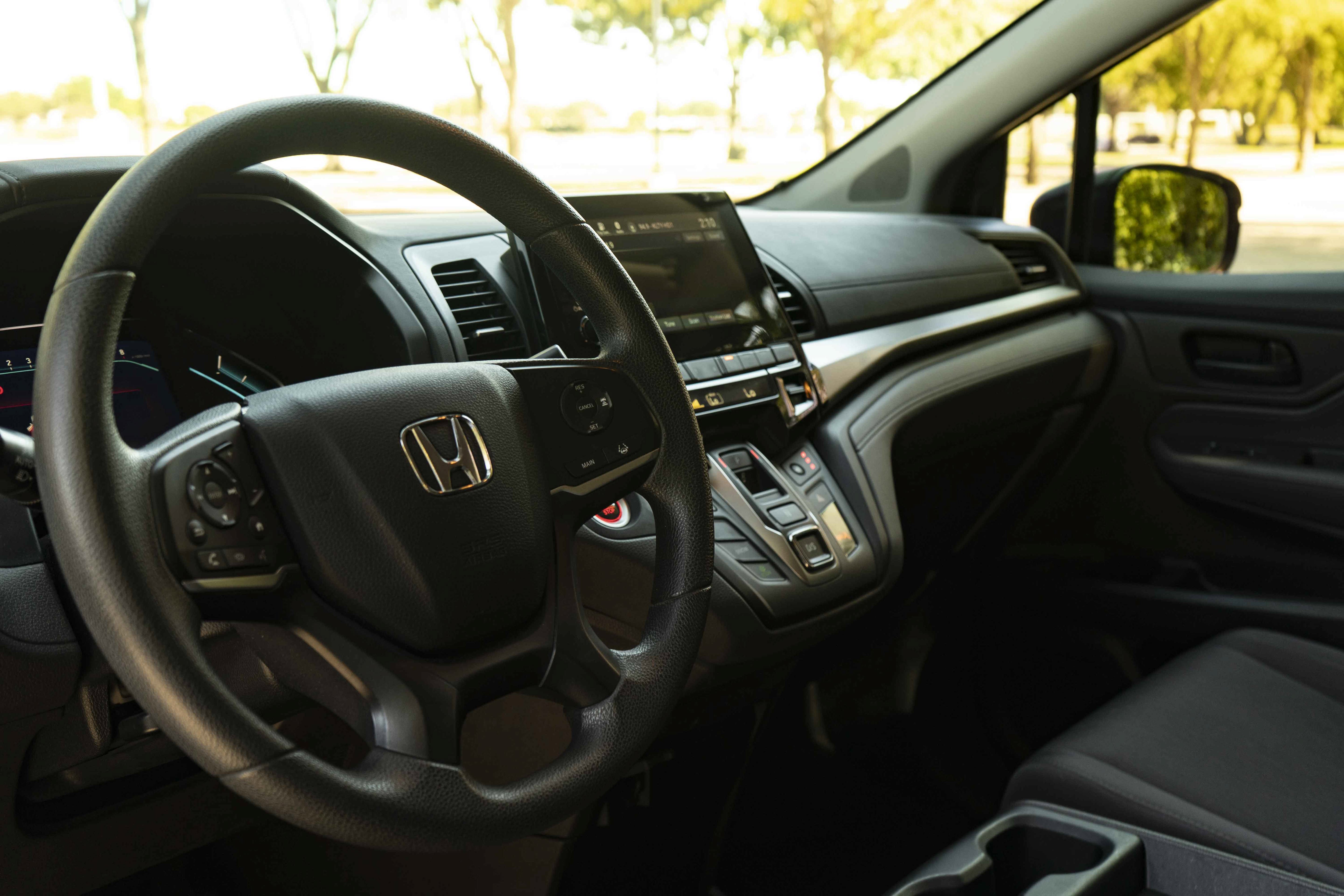Used 2018 Honda Odyssey EX image 16