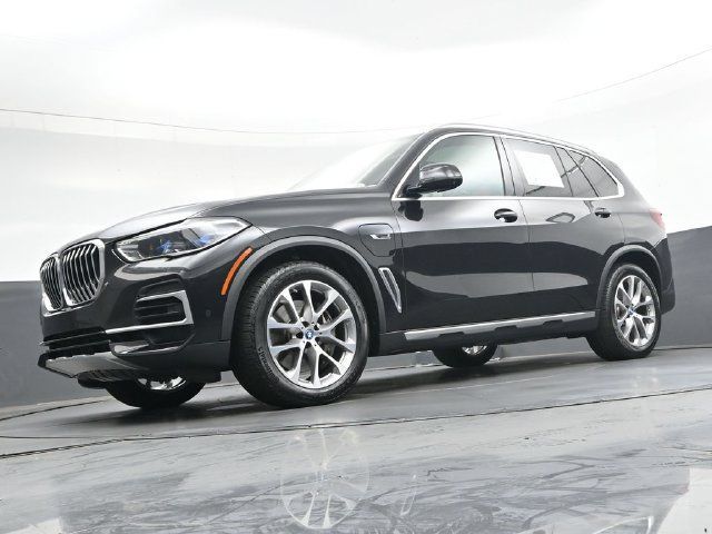 Used 2022 BMW X5 xDrive45e w/ Executive Package AWD/4WD image 43