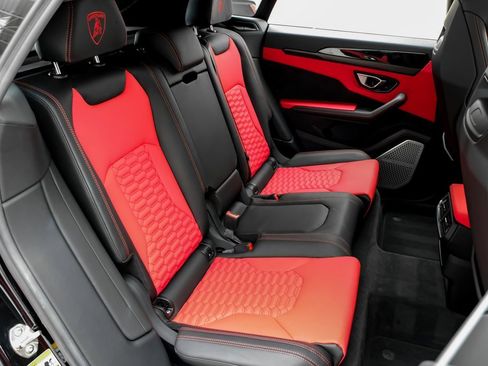 Used 2022 Lamborghini Urus image 35