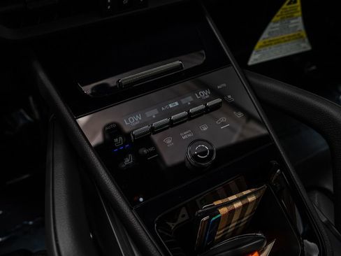 New 2026 Porsche Cayenne image 19