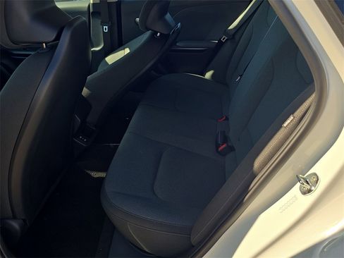 New 2025 Kia K4 LXS image 18