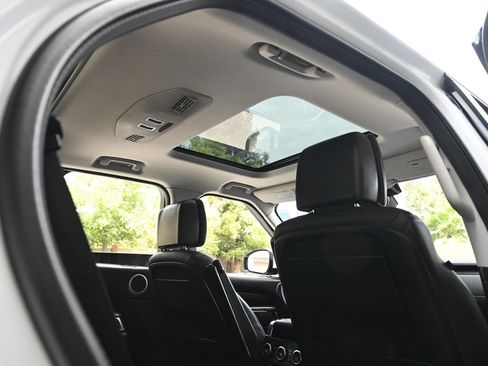 Used 2017 Land Rover Discovery HSE Luxury AWD/4WD image 23