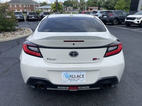Used 2022 Toyota GR86 Premium w/ ALL Weather Mat Package (TMS) RWD image 5
